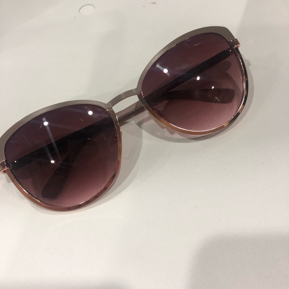 Jessica Simpson cat eye sunglasses